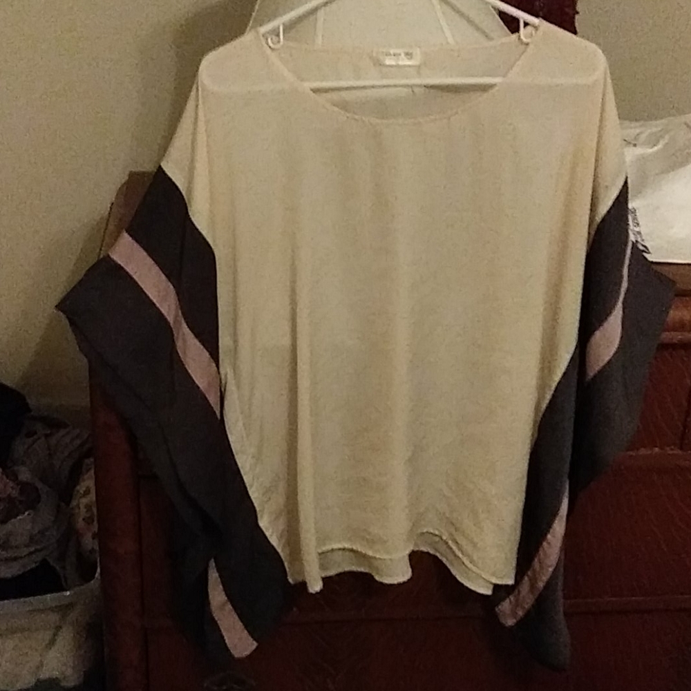 Blouse - Picture 2 of 3